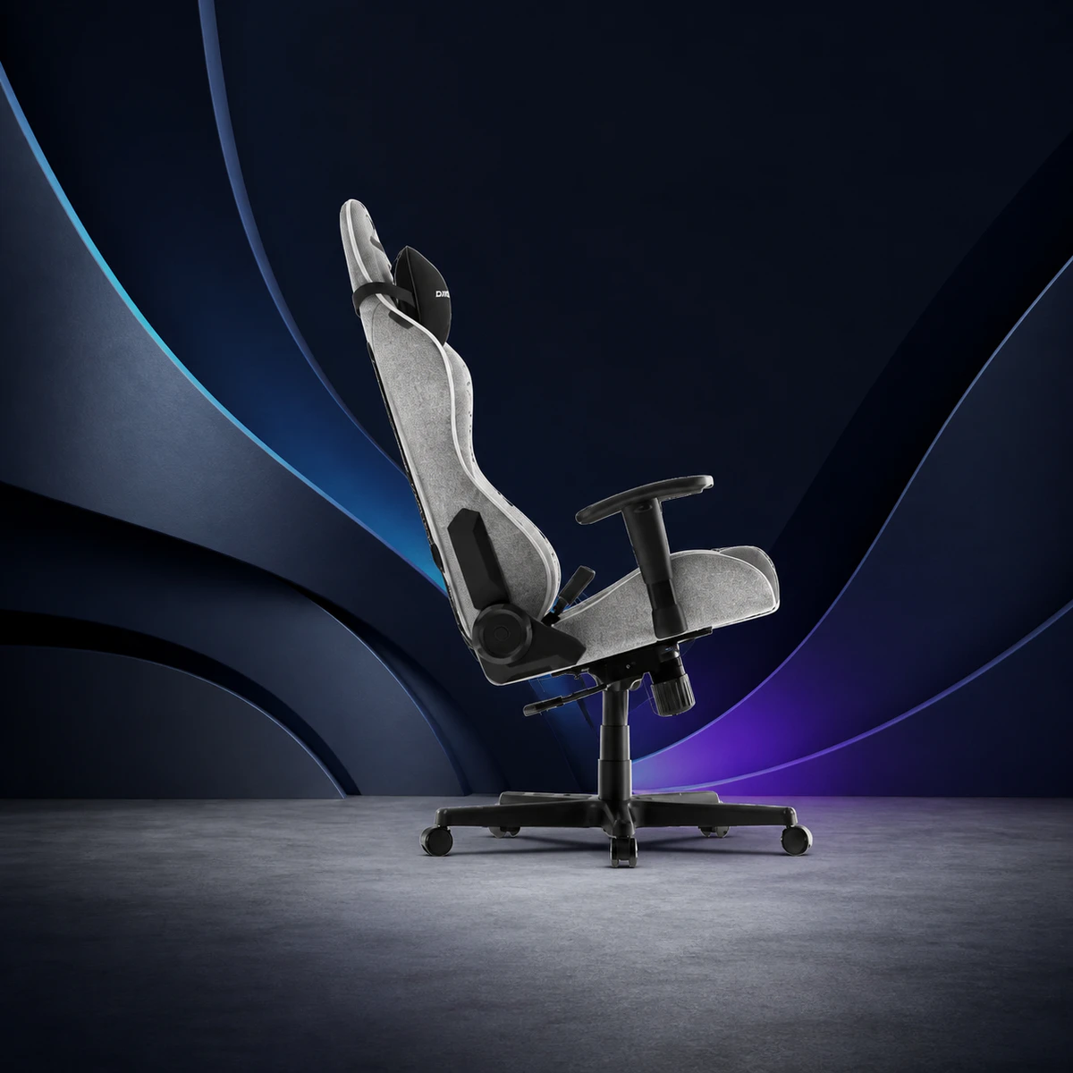 Mise en scène éditoriale — DXRacer Formula
