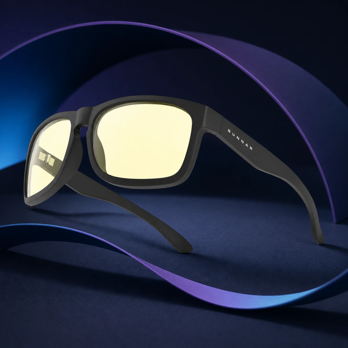 Mise en scène éditoriale — Gunnar Optiks Intercept